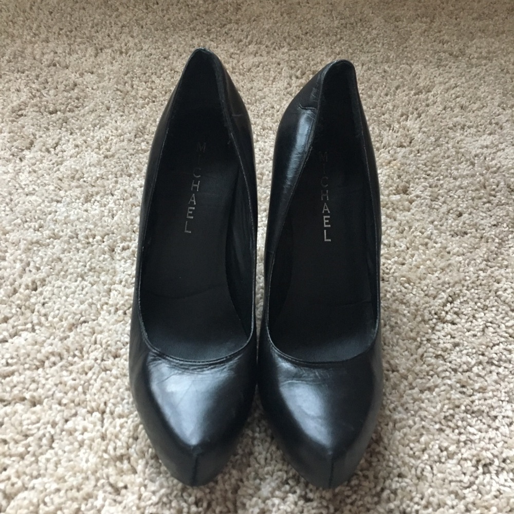 black pumps - Picture 2 of 5